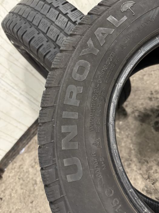 Гуми 215/70/15 C  UNIROYAL Snow Max Winter