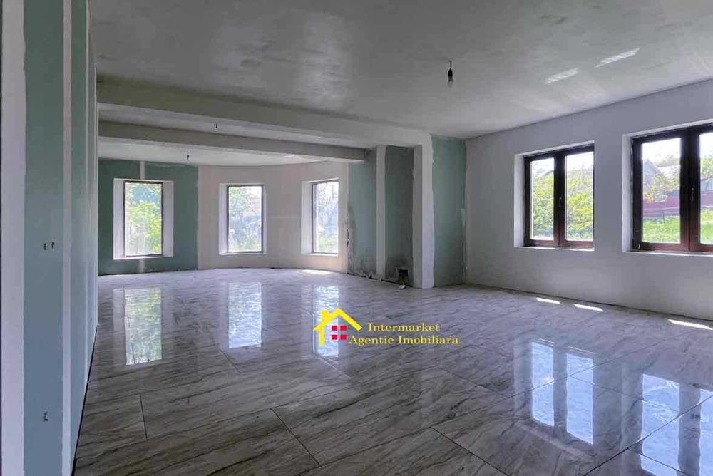Casa tip vila de vanzare