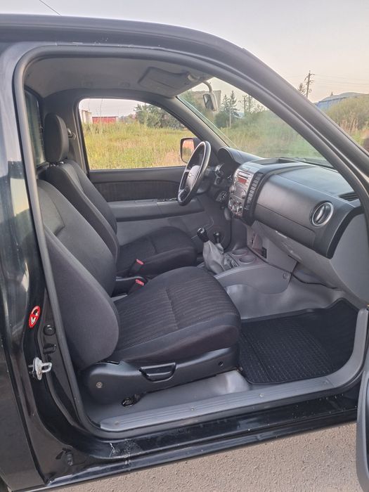 Ford ranger 2.5 diesel 4x4 mic mare clima an 2011