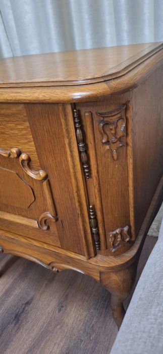 Старинни нощни шкафчета