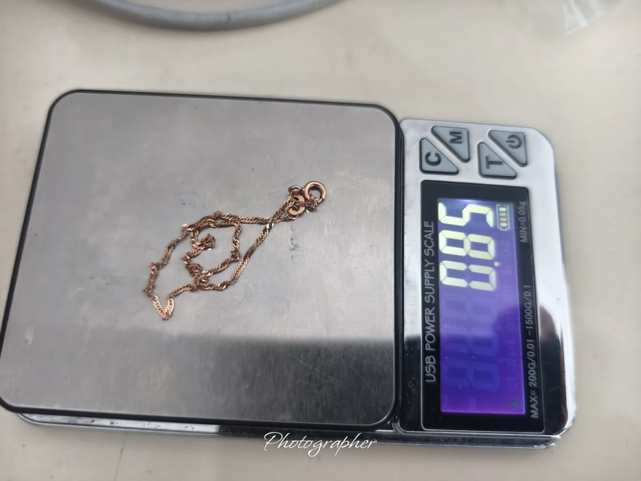 Продам  золото золотой