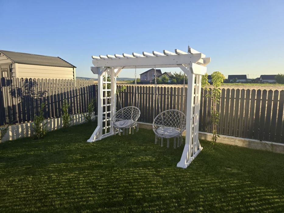 Leagan lemn tip pergola