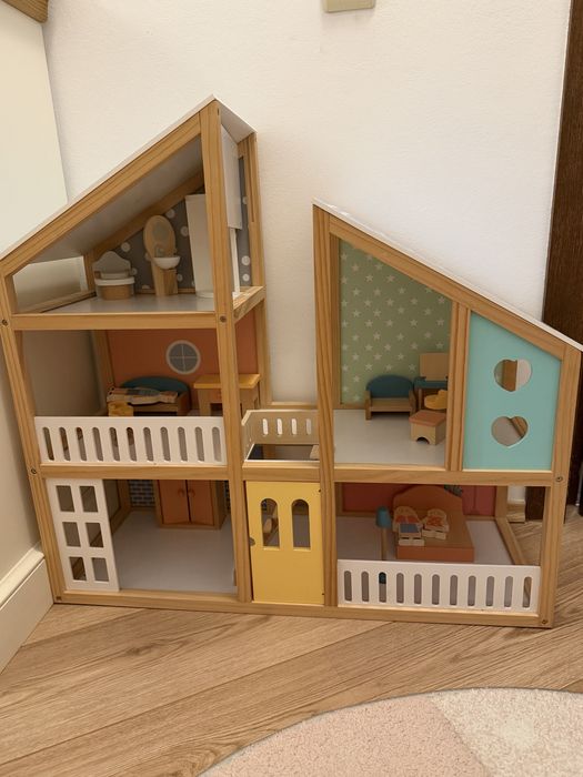 Casuta papusi fetite lemn