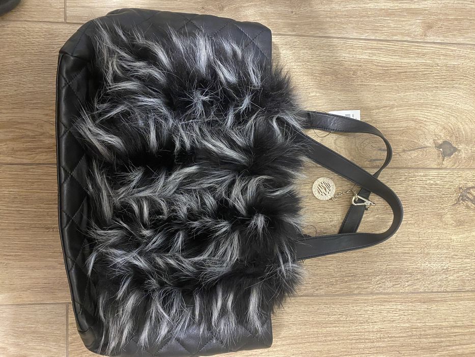 нова дамска кожена чанта DKNY