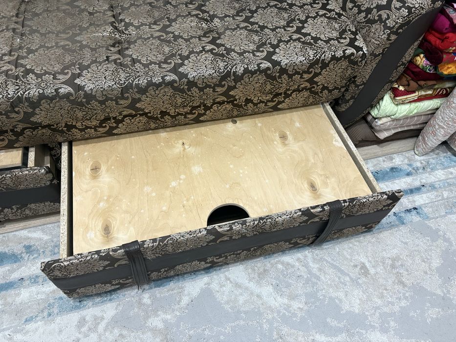 Диван тахтай б/у бесплатно