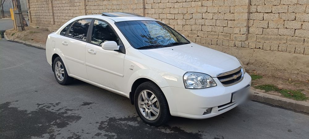 Ласетти сотилади 1.6 автомат