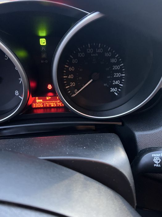 Лек автомобил Mazda 3, мазда 3