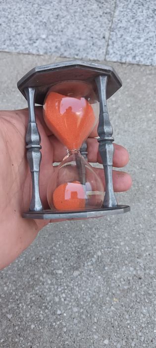 Clepsidra veche în stare foarte bună
