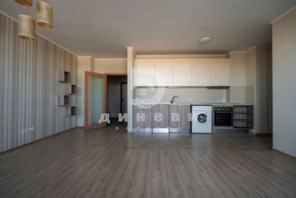 Полуобзаведен апартамент в Кършияка