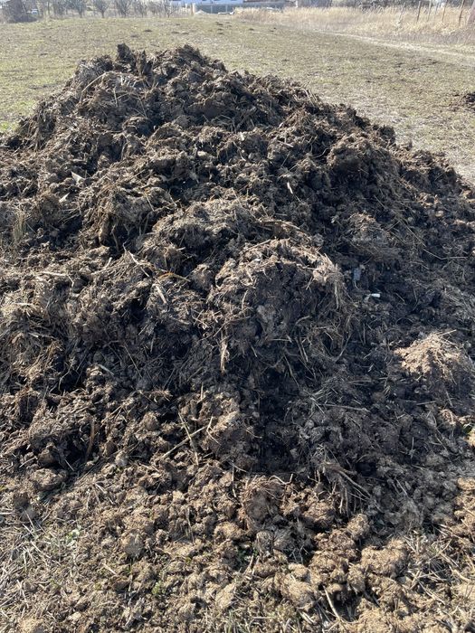 Vînd balegar pentru gradina .