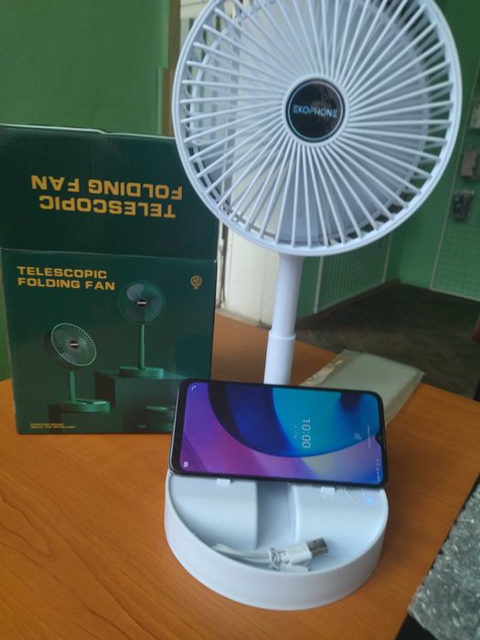 Презареждащ се сгъваем вентилатор A8 със стойка за телефон