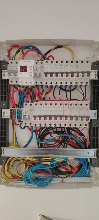 Electrician autorizat, instalații electrice Bacău și în județul Bacău