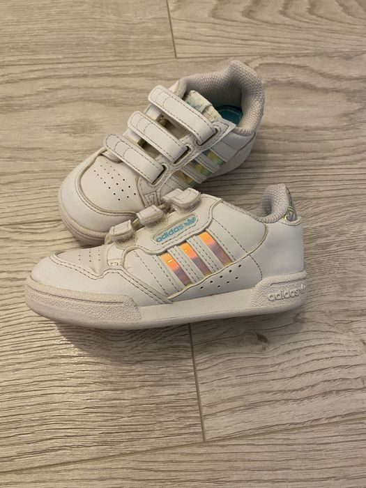 Adidasi adidas, marimea 25