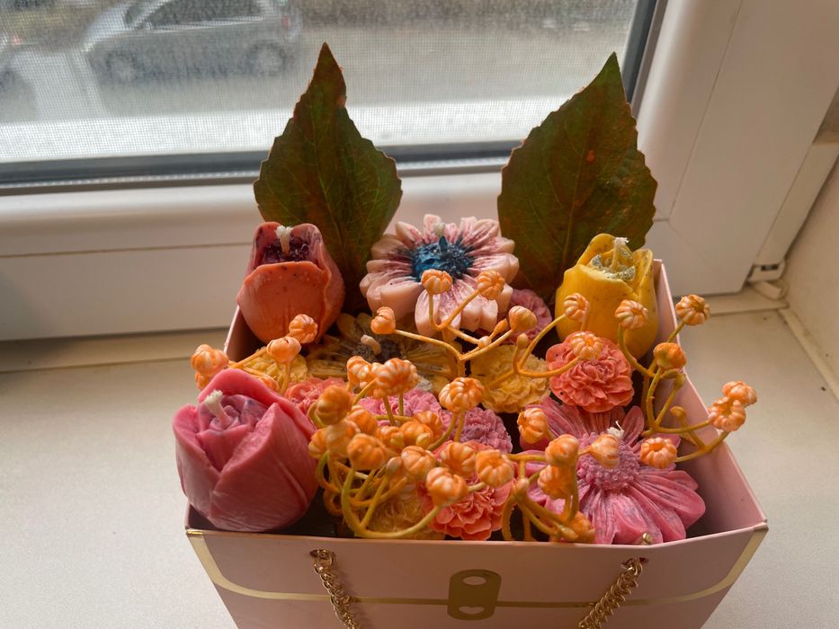 Букет от соеви свещи