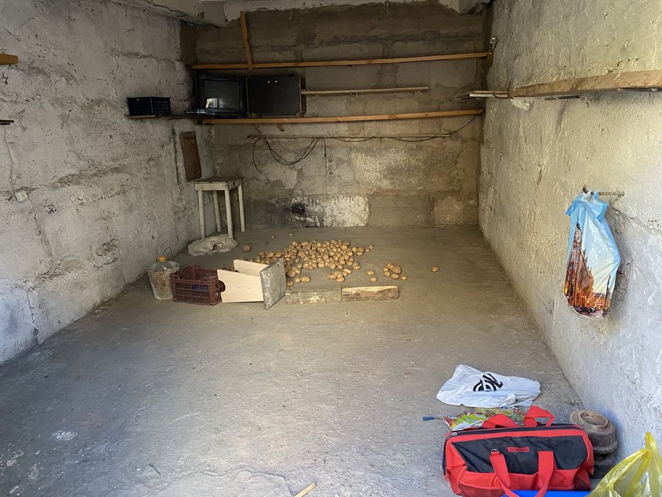 Продается гараж за домом Анаркулова 14б
