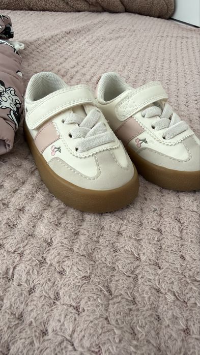 Детски елек и кецове на HM