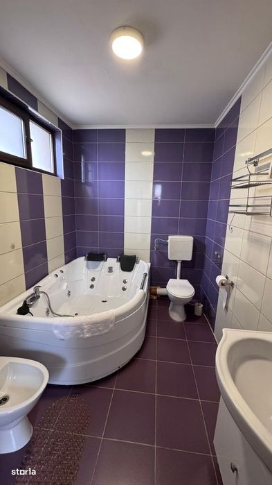 Apartament 3 cam de închiriat, cart. Rogerius