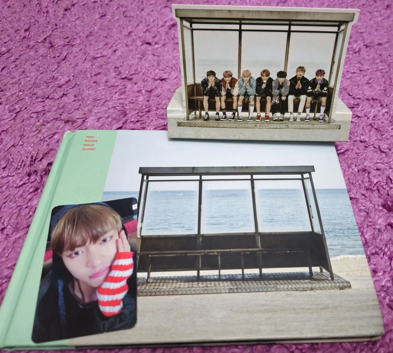 Продам альбом Bts