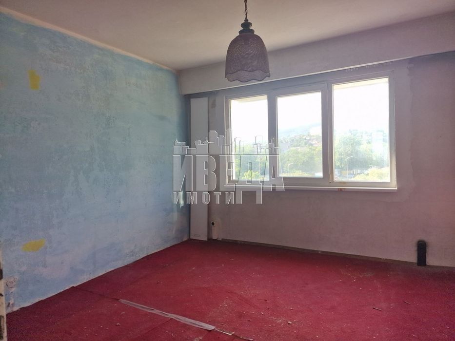 Продава се Тристаен апартамент в Варна, Левски - 80 кв.м за 1500 €/кв.м - Снимка #2