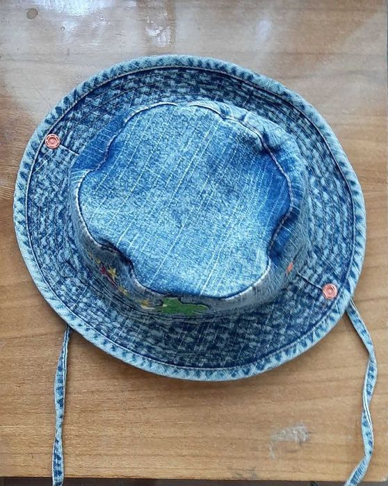 Джинсовая шапочка на девочку новая