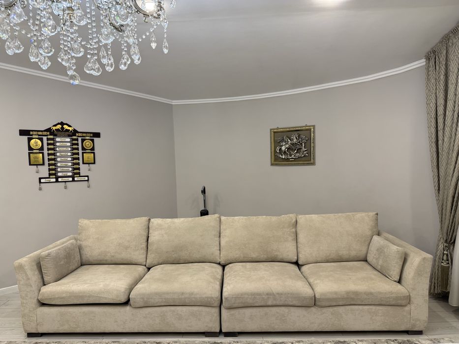 Диван цвет бежевый