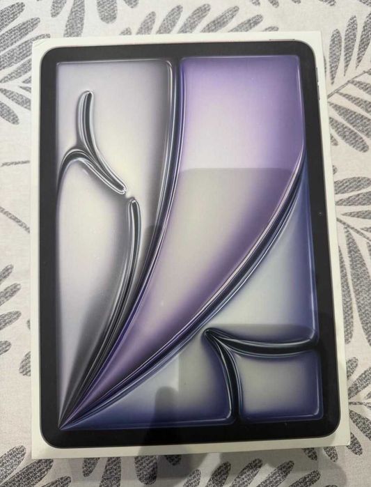 Планшет iPad Air 11-inch (M3) Wi-Fi 256 GB+перо Aple Pencil и чехол.