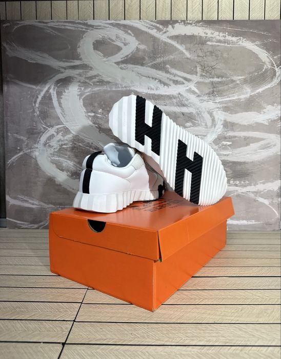 Hermes Trainer Bouncer White