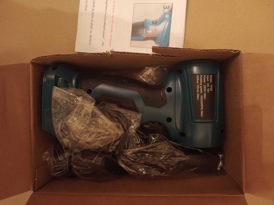 Suflantă electrică compatibilă cu baterii Makita 18V, cu 5 duze – 250W