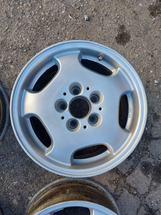 Диски R15 на Mercedes оригинал.