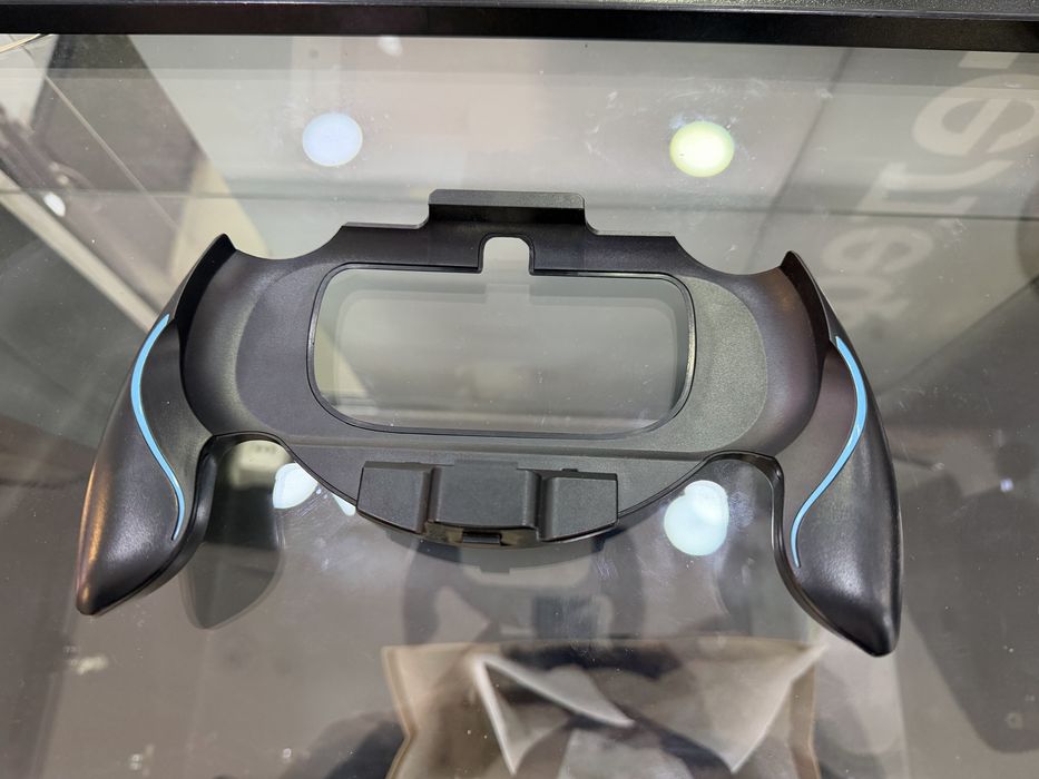 Игровая приставка PS Vita