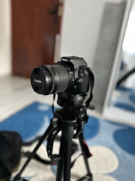 Canon EOS 100D + статив