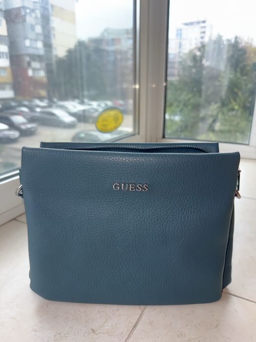 Стилна дамска чанта Guess