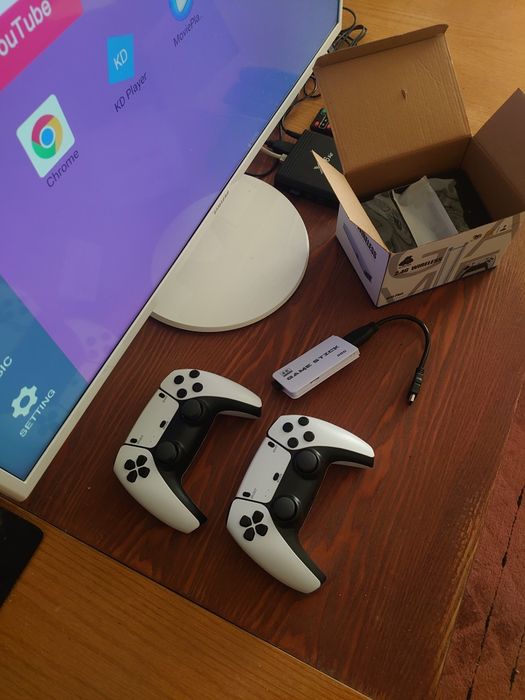 Игрална конзола  с 10000 игри.