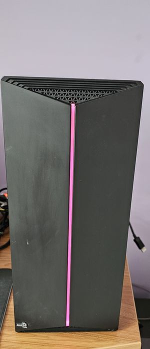 Продавам геймърски компютър