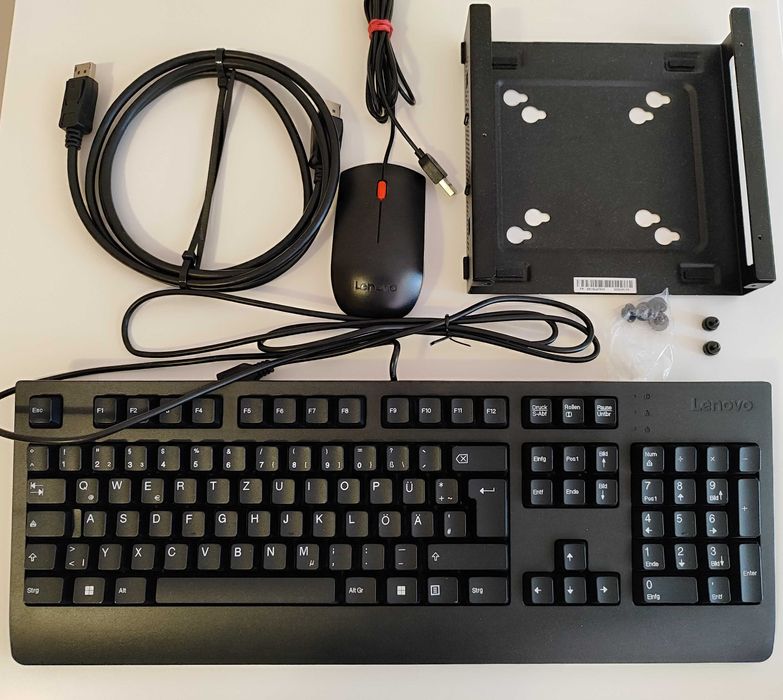 Lenovo ThinkCentre M70q Tiny Desktop i5-10400T/PCIe 256GB/32GB