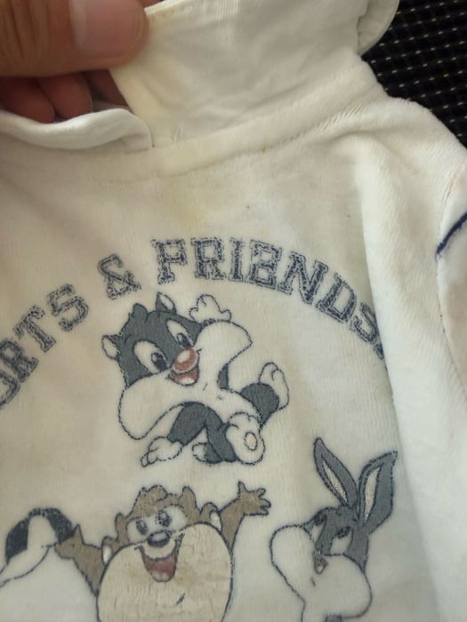 et 4 piese bebeluș: Costum pluș Looney Tunes, body Chicco și mănuși anti-zgâriere
