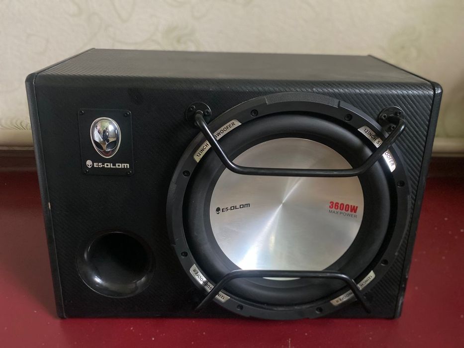 Сабуфер на авто.