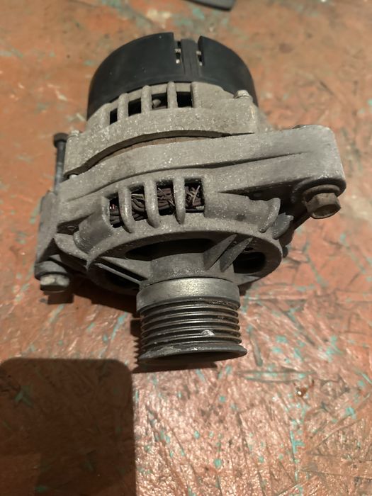 Генератор на ВАЗ 2112 в рабочем состояний