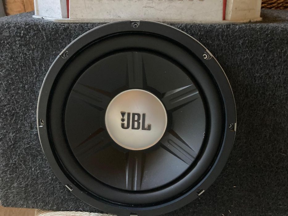 Subwoofer JBL si stație