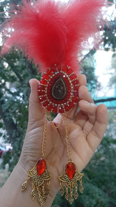 Үкілі заколка (брошь)