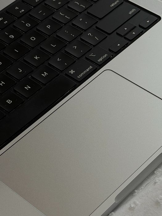 Macbook Pro 14” M1 PRO 16RAM 512 SSD