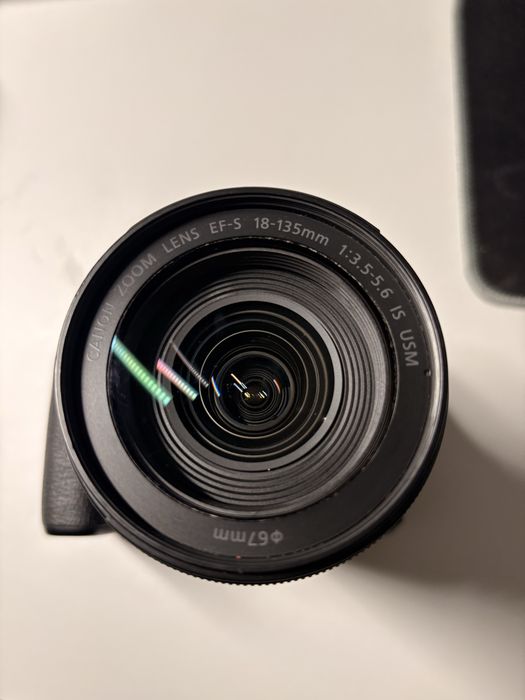 Aparat foto Canon EOS 77D + obiectiv Canon 18-135mm Nano USM