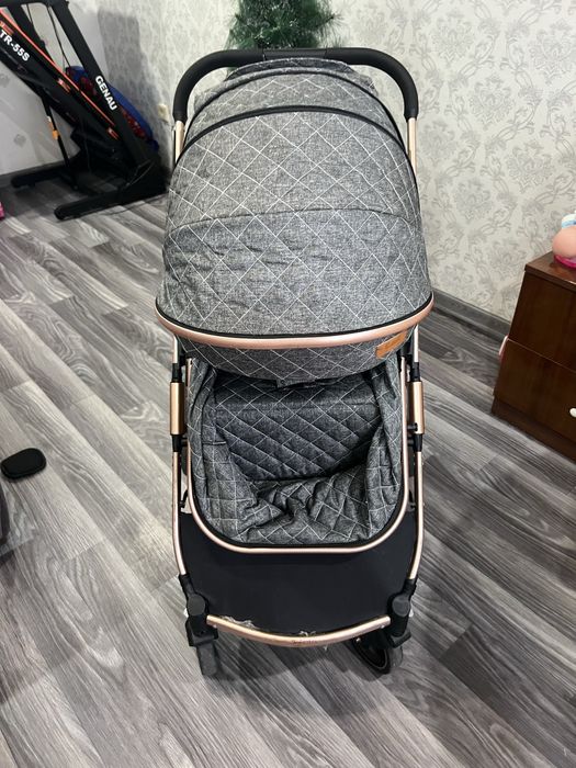 Продам коляску с отделной люлькой