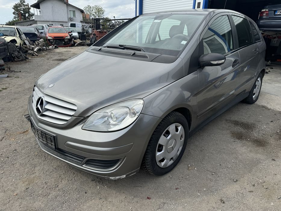 Mercedes-Benz B 180 цди на части.