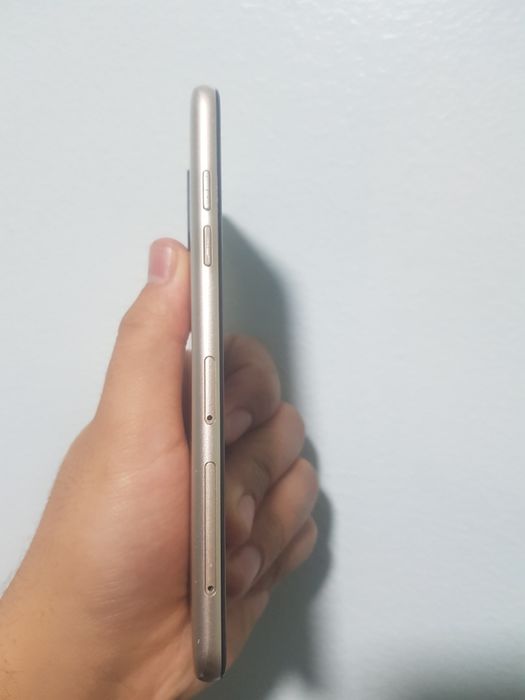 Samsung a6 sotiladi
