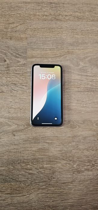 Телефон Айфон 11 (128гб)