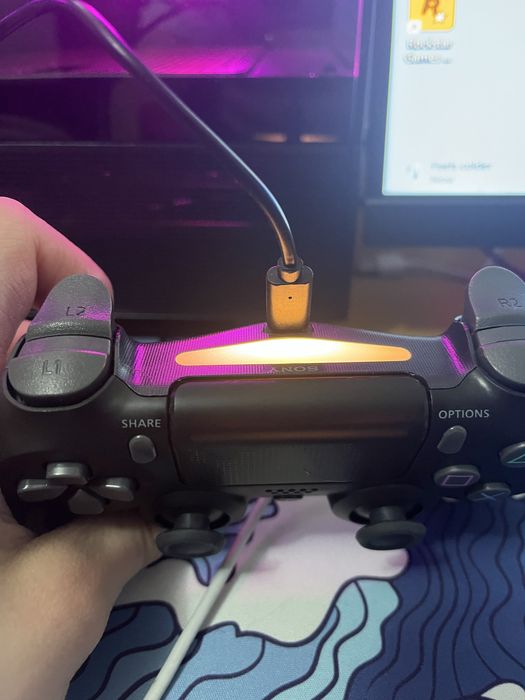 Продам геймпад на ps4