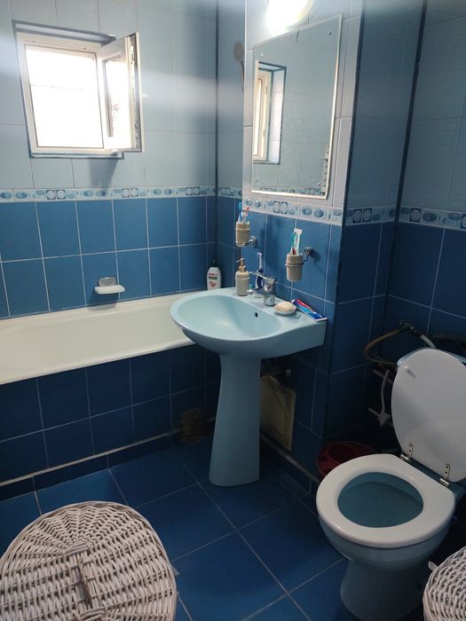 Vand apartament 3 camere