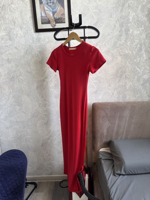Платье красное женское