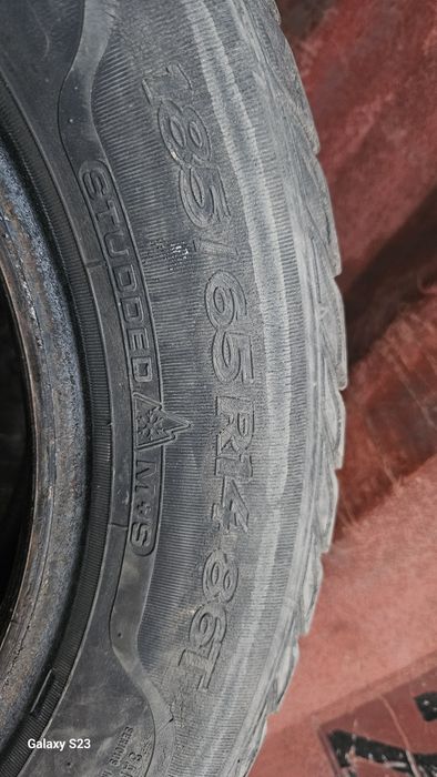Продам б/у зимние шины